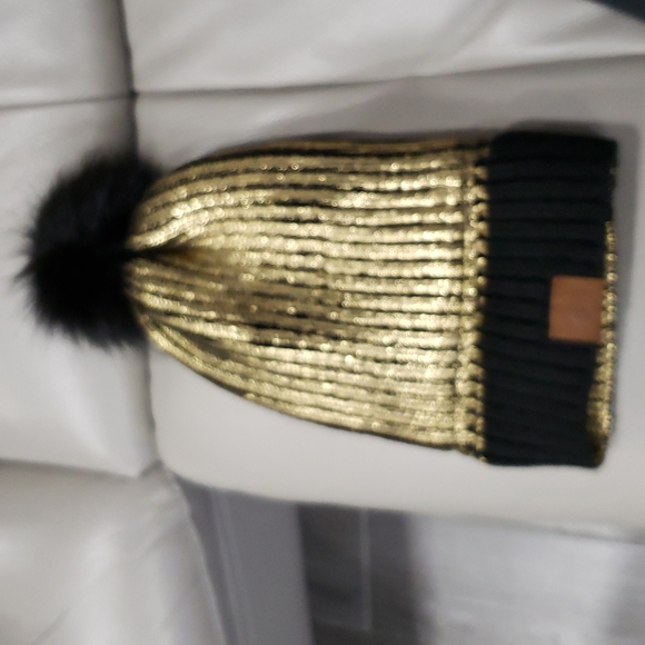 Gold/Black Pom Pom Winter Hat - Picture 6 of 8